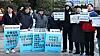 Business owners hold a protest in front of the Woowa Brothers, operator of Korea's largest food delivery app Baedal Minjok, or Baemin, headquarters in Songpa District, southern Seoul, on Feb. 24. [YONHAP]