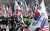 Pro-Yoon Suk Yeol protesters rally in front of the Corruption Investigation Office for High-ranking Officials (CIO) headquarters in Gwacheon, Gyeonggi on Jan. 15. [NEWS1]