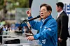 Democratic Party presidential candidate Lee Jae-myung gives a speech for his campaign on May 19 in Yeongdeungpo, western Seoul. [JOONGANG ILBO]