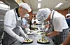 Culture Minister Yu In-chon makes an organic rice pizza in Hongseong County [MINISTRY OF CULTURE, SPORTS AND TOURISM]