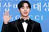 Actor Choo Young-woo poses on the red carpet for the 61st Baeksang Arts Awards in southern Seoul on May 5. [NEWS1]