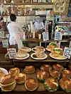 Despite being a Korean bakery, the London Bagel Museum is known for its London-style interiors, featuring British flags and photos of Queen Elizabeth. [SEO JI-EUN]