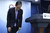 Acting president Han Duck-soo vows after addressing the public at the Seoul government complex on March 24 after impeachment motion against him has been dismissed earlier that day. [JOINT PRESS CORPS]