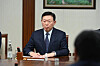 Lotte Group Chairman Shin Dong-bin discusses economic cooperation with Uzbekistan Prime Minister Abdulla Aripov in Uzbekistan on June 14, 2024, while accompanying then-President Yoon Suk Yeol on a tour of three Central Asian countries. [YONHAP]