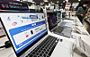 Laptops are on display at a large supermarket in Seoul on Jan. 25 as forecasts of a rise in memory prices sweep the IT industry. [YONHAP]