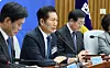 Jung Chung-rae, leader of the Democratic Party, speaks during the party’s third Central Committee meeting at the National Assembly on Dec. 5. [LIM HYUN-DONG]
