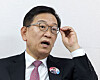 President Yoon Suk Yeol's unofficial spokesman Seok Dong-hyun speaks during a press conference held in an office building in Seocho District, southern Seoul, on Feb. 19. [YONHAP]