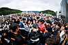Fans gather up to meet Formula One racing driver Valtteri Bottas on Sunday at the Peaches Run Universe 2025 show run event in Yongin, Gyeonggi. [PEACHES]