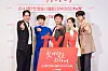 Park Hae-joon, Yum Jung-ah, director Yoo Je-won, Choi Yoon-ji and Kim Min-kyu pose for photos during a press conference for ″Love, Take Two″ in Seoul on July 30. [YONHAP]