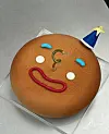 Gingerbread man Christmas cake (46,000 won) at Honeybee Seoul in Yongsan District, central Seoul [SCREEN CAPTURE/ HONEYBEE SEOUL]