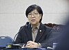 This file photo, taken Dec. 12, shows Health Minister Jeong Eun-kyeong speaking during a meeting with health care officials in Jincheon, North Chungcheong. [YONHAP]