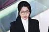 Kim Keon Hee, wife of former President Yoon Suk Yeol, leaves the office of the special counsel team led by Min Joong-ki at the KT Gwanghwamun Building in Jongno District, central Seoul, on Aug. 6 after being questioned. [NEWS1]