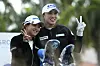 Korea's Kim Sei-young, left, and Amy Yang pose at the 10th tee during the final round of the 2022 CME Group Tour Championship on Nov. 20, 2022 in Naples, Fla. [AP/YONHAP]