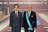 Prime Minister Han Duck-soo, left, poses with Ray Shipping Group Chairman Abraham Ungar who is the recipient of the Gold Tower Order of Industrial Service Merit at the 61st Trade Day Awards ceremony held in southern Seoul on Thursday. [INDUSTRY MINISTRY]