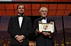 Leonardo DiCaprio, left, and Robert De Niro, recipient of the Honorary Palme d'Or, pose for photographers during the opening ceremony of the 78th international film festival, Cannes, southern France, May 13. [AP/YONHAP]