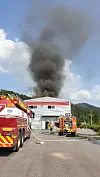A fire broke out at a warehouse in Paju, Gyeonggi, after a trash-laden balloon launched from North Korea landed on its roof on Sunday afternoon. [GYEONGGI-DO BUKBU FIRE SERVICES]