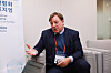 Michael Herrmann, a senior adviser on demographic resilience at the United Nations Population Fund (Unfpa), speaks during an interview with the Korea JoongAng Daily held on the sidelines of the 8th Global Symposium on Low Fertility and Ageing co-hosted by Statistics Korea and the United Nations Population Fund in central Seoul on Tuesday. [STATISTICS KOREA]