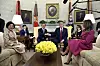 President Donald Trump and first lady Melania Trump meet with South Korean President Moon Jae-In and his wife Kim Jung-sook in the Oval Office of the White House, Thursday, April 11, 2019, in Washington. [AP/YONHAP]