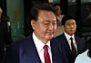 Former President Yoon Suk Yeol leaves the Seoul High Prosecutors’ Office in Seocho District, southern Seoul, on July 5 after undergoing a second round of questioning by the special counsel investigating the martial law case. [NEWS1]