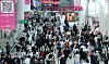 Travelers crowd Terminal 1 of Incheon International Airport on May 2, ahead of a four-day holiday. [NEWS1]