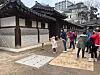 Citizens play Korean traditional games at Unhyeon Palace in Jongno District to celebrate the Lunar New Year. [JOONGANG ILBO]
