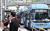 Commuters take the bus near Seoul Station in central Seoul on April 28. [YONHAP]