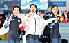 From left: Korean speed skaters Kim Min-ji, Lee Na-hyun and Kim Min-sun pose after winning a gold medal in the women's team sprint race at the HIC Speed Skating Oval in Harbin, China on Feb. 9. [NEWS1]