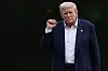 U.S. President Donald Trump walks from Marine One after arriving on the South Lawn of the White House, Tuesday, July 29, in Washington. [AP/YONHAP]