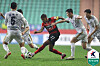 The Pohang Steelers' Wanderson, center, in action during a K League 1 match against Gimcheon Sangmu at Pohang Steelyard in Pohang, North Gyeongsang on Saturday. [YONHAP]