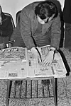 Sung Neung Kyung performs 'Reading newspaper' at Seoul Gallery in 1976 [LEHMANN MAUPIN]