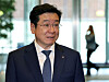 Lee Chan-hee, chairman of Samsung’s Compliance Committee, speaks to reporters at Samsung Life Insurance’s office in Seocho District, southern Seoul, on July 23. [NEWS1]