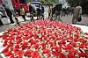 A free meal service center in Daegu prepares 1,000 carnations for the elderly on May 8. [NEWS1]