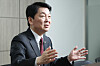 People Power Party presidential primary candidate Ahn Cheol-soo speaks during an interview with the JoongAng Ilbo, an affiliate of the Korea JoongAng Daily, at his campaign office in Yeouido, western Seoul on April 20. [JUN MIN-KYU]