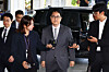 Former Prosecutor General Shim Woo-jung appears at the special counsel’s office set up at the Seoul High Prosecutors’ Office in southern Seoul on Sept. 21 to face questioning as a suspect. [KIM JONG-HO]