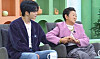 Singer Kim Jae-joong, left, and his mother appeared on KBS1's ″Morning Forum″ on Tuesday. [SCREEN CAPTURE]