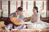 Deok-im, right, gives birth to King Jeongjo's first son, Crown Prince Munhyo, in 1782 and received the highest rank 'bin' of the eight-rank gungnyeo system for women who waited on the king. The king gave her the hanja ui, meaning appropriate. [MBC]