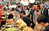 Culture minister Yu In-chon, far right, speaks to food stall vendors at Gwangjang Market in Jongno District, central Seoul, on Friday. [MINISTRY OF CULTURE, SPORTS AND TOURISM]