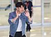 Tottenham Hotspurs captain Son Heung-min waves to his fans as he arrives at Incheon International Airport in the afternoon on May 27. [YONHAP]