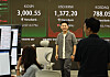 A screen in Hana Bank's trading room in central Seoul shows the benchmark Kospi index on June 20. [YONHAP]