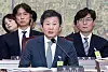Korean national team manager Hong Myung-bo, left, Korea Football Association (KFA) President Chung Mong-gyu, center, and KFA Technical Director Lee Lim-saeing, right, during a parliamentary committee on culture, sports and tourism at the National Assembly in western Seoul on Sept. 24. [JOONGANG ILBO]