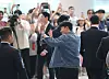 Tottenham Hotspurs captain Son Heung-min waves to his fans as he arrives at Incheon International Airport in the afternoon on May 27. [YONHAP]
