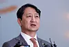 Minister of Trade, Industry and Energy Ahn Duk-geun answers reporters' questions at Incheon International Airport Terminal 2 before departing for the United States on March 20. [NEWS1]