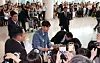 Tottenham Hotspurs captain Son Heung-min receives flowers from fans as he arrives at Incheon International Airport in the afternoon on May 27. [YONHAP]