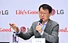 Lee Jae-sung, executive vice president and head of LG Electronics' ES Business Division, presents the company’s HVAC business strategy and AI data center solutions during a press briefing at LG Science Park in Magok on June 8. [NEWS1]