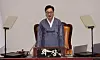 National Assembly Speaker Woo Won-shik, clad in traditional Korean clothing hanbok, speaks during a plenary session at the parliamentary building in Seoul in Sept. 1. [LIM HYUN-DONG]