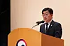 Jang Dong-un, new administrator of the Korea Meteorological Administration (KMA) gives an inaugural speech at the Government Complex Daejeon in Daejeon on Monday. [KOREA METEOROLOGICAL ADMINISTRATION]