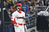 Kim Do-yeong cheers after drawing a walk in Game 5 of the Korean Series at Gwangju Kia Champions Field in Gwangju on Oct. 28.  [YONHAP]