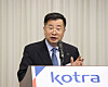 Korea Trade-Investment Promotion Agency (Kotra) CEO Kang Kyung-sung speaks during a press briefing marking his first year in office at a restaurant in Jongno District, central Seoul on Nov. 13. [KOTRA]