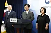 Minister of Employment and Labor Kim Young-hoon delivers a briefing on the proposed amendment to so-called the Yellow Envelope Act at the government complex in central Seoul on July 29. [NEWS1]