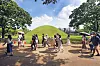 Students tour the Daereungwon Tomb Complex on July 3. [PARK SANG-MOON]